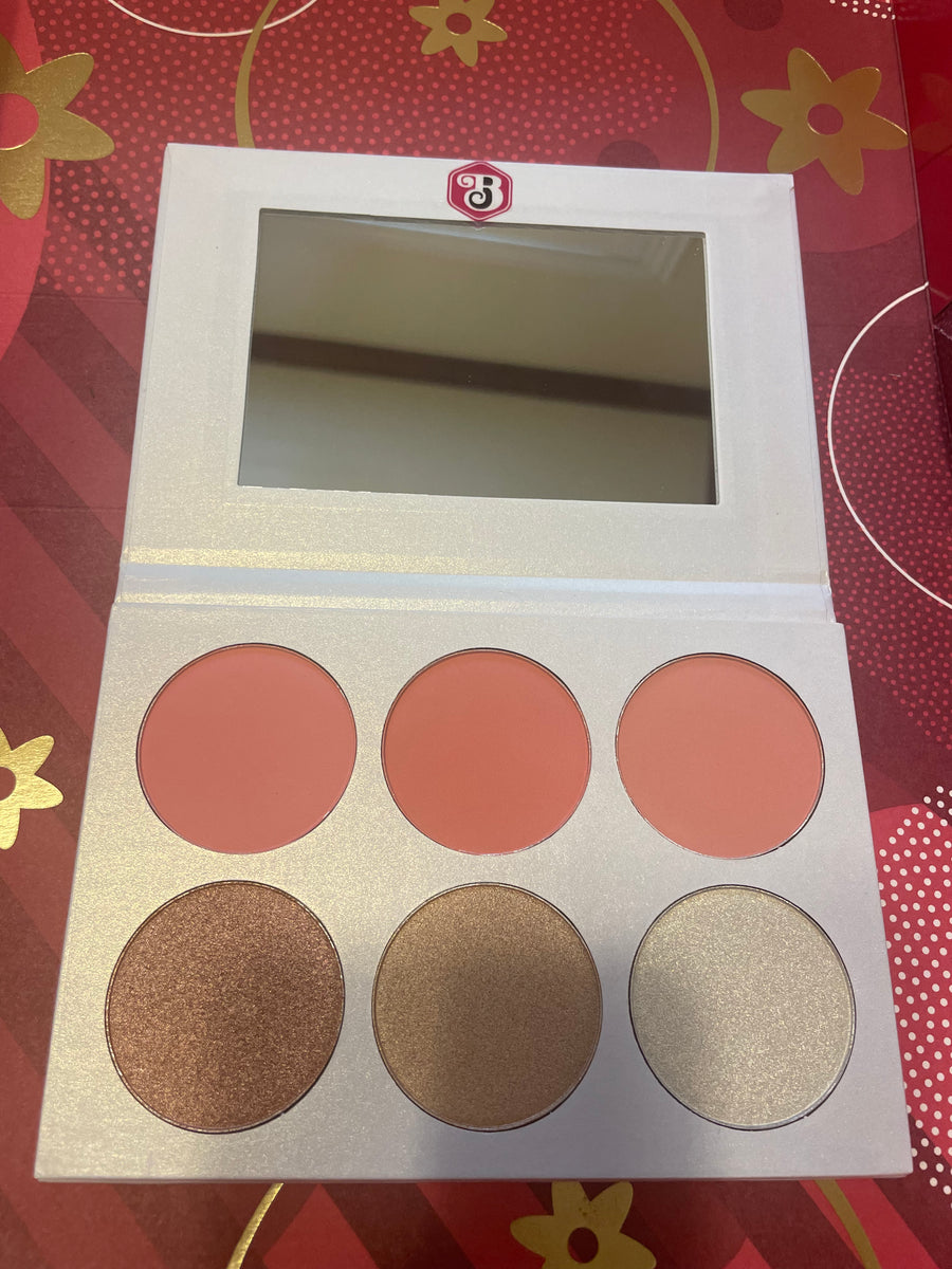 Highlights and blush palette By Bryselyn